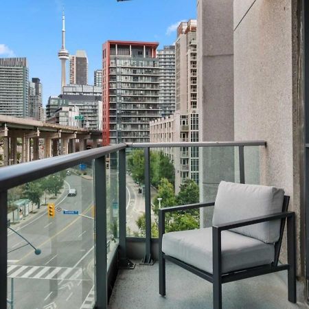 Cn Tower View With Free Parking, Pool, & More Amenities Toronto Zewnętrze zdjęcie